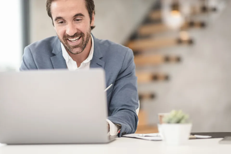 Capa do artigo Sua carteira de clientes pertence à empresa ou ao celular do vendedor?